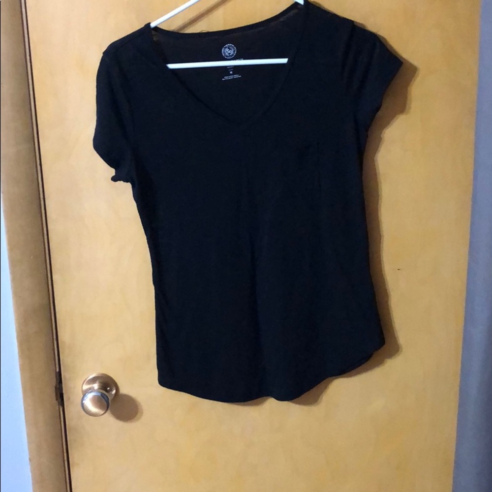 Black tee